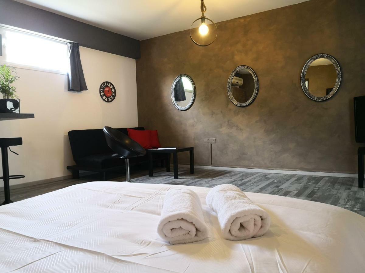 The Room Larnaca Dış mekan fotoğraf